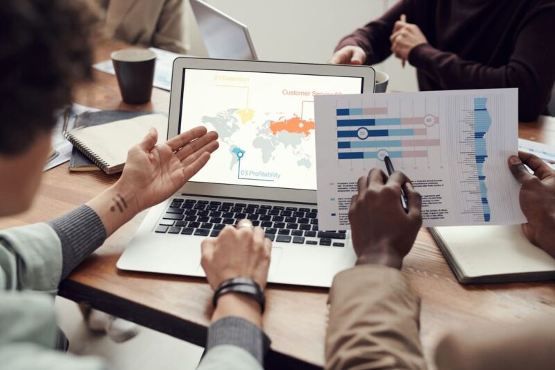 How Competitive Intelligence Helps Track Market Trends