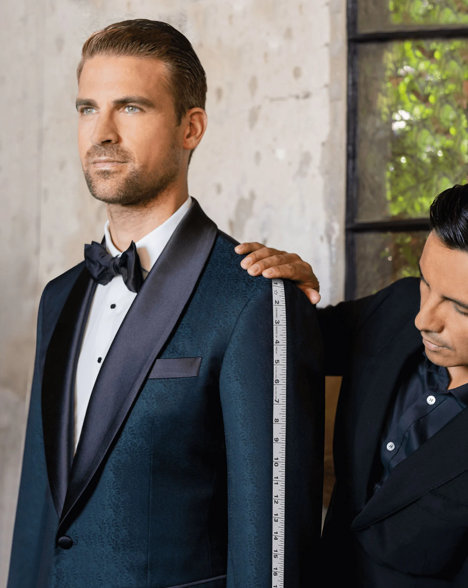 MEN’S BESPOKE SUITS: TAILORED LUXURY FOR EVERY GENTLEMAN